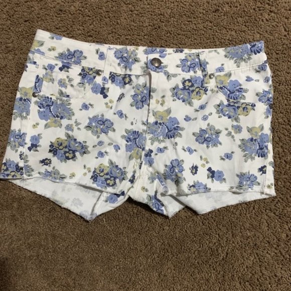 Dream Out Loud : Flower Jean Jr Shorts - Picture 1 of 2